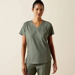 Beth Basic Scrub Top