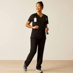 Clara 6 Pocket Scrub Top
