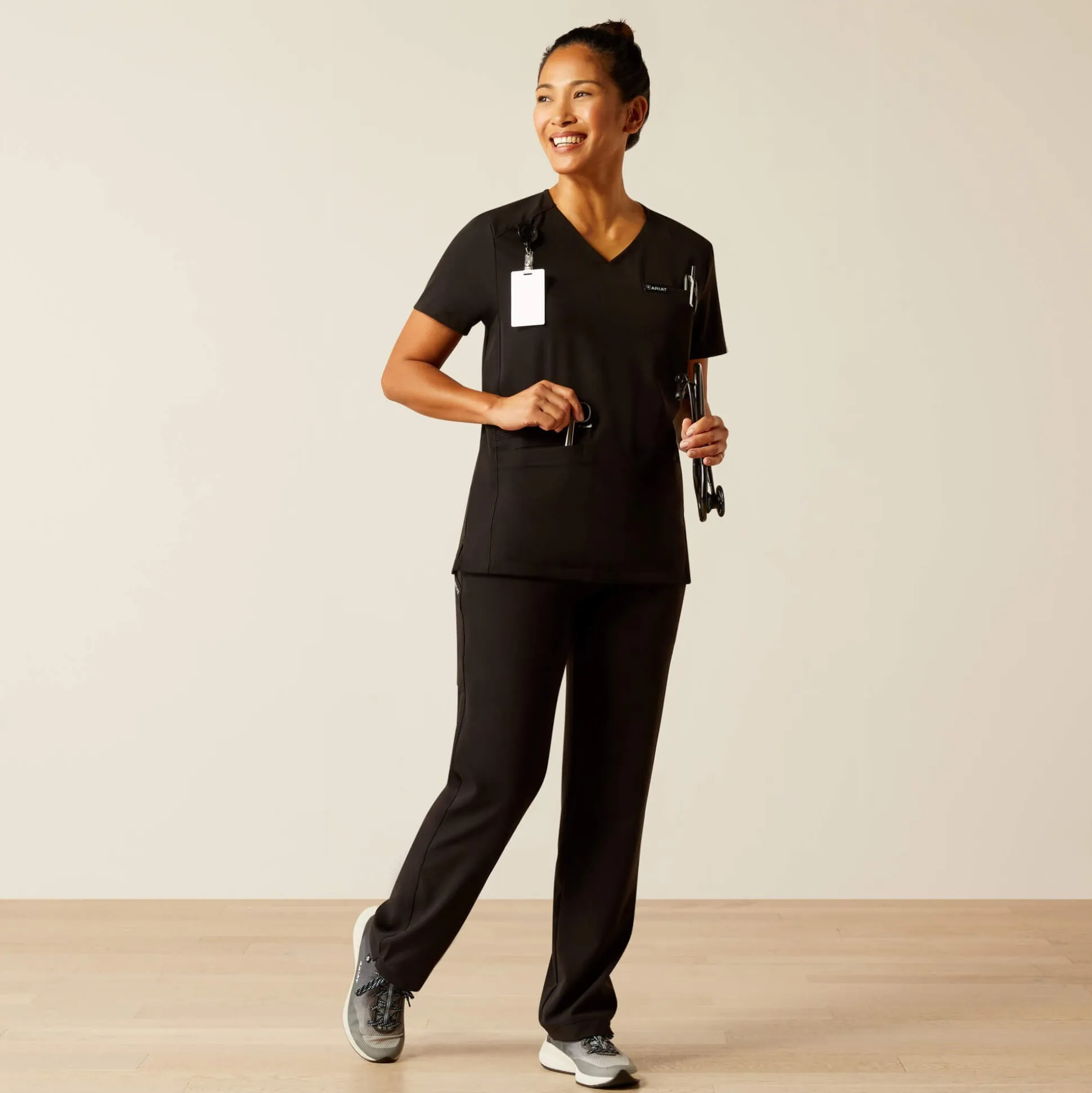 Clara 6 Pocket Scrub Top