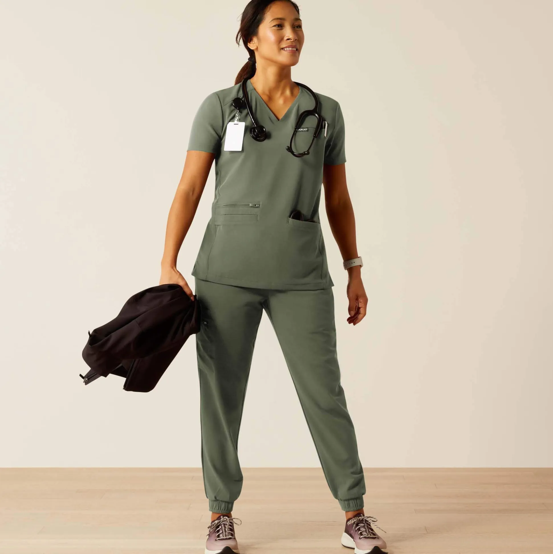 Clara 6 Pocket Scrub Top
